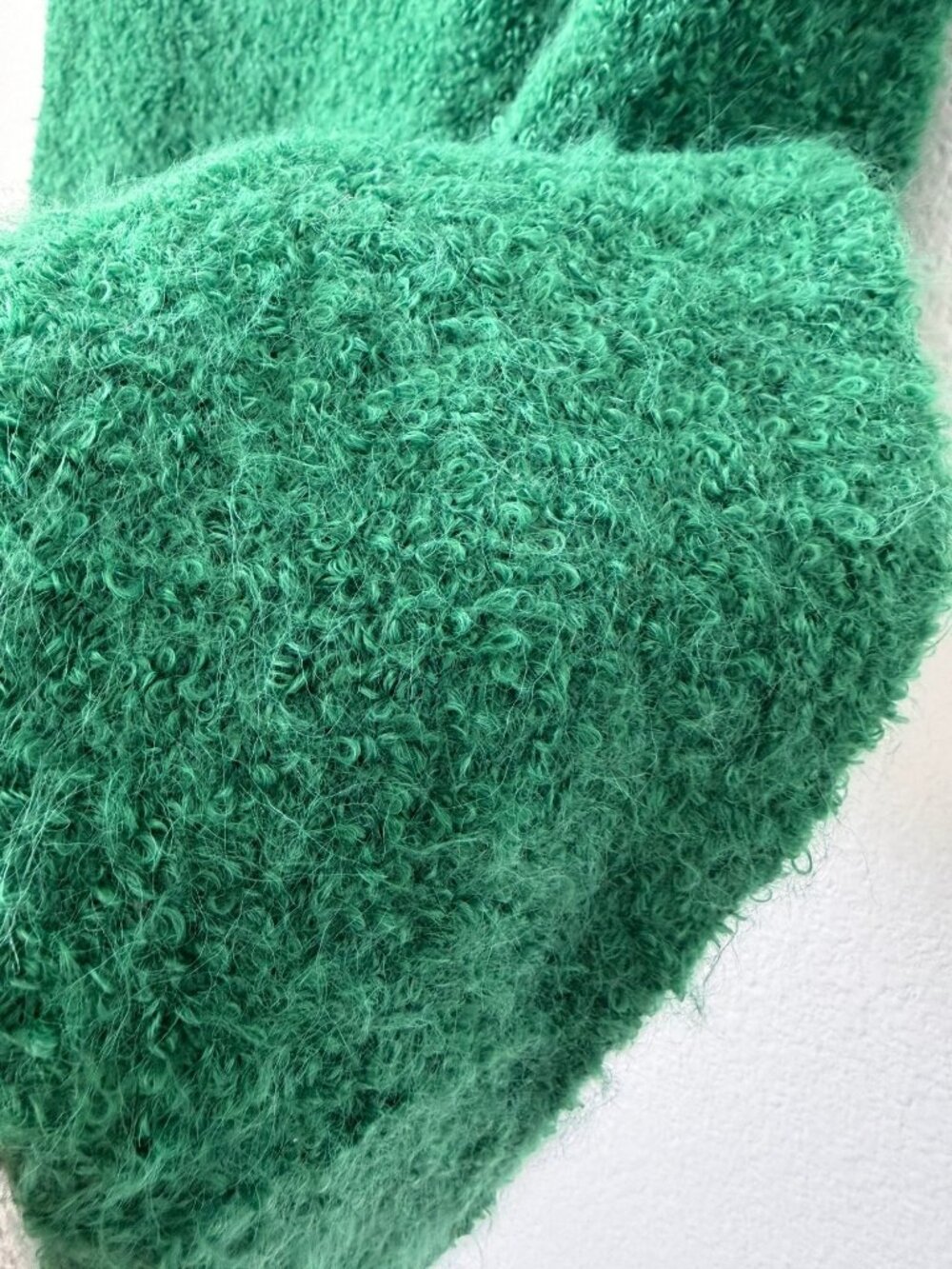 AERIE Long Sleeve V-Neck Green Oversized Fluffy Pullover Sweater Size L - Picture 7 of 8